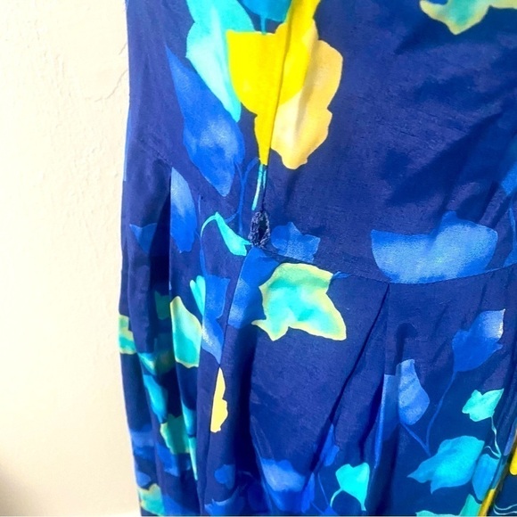John Bentley Button Down Women’s Maxi Floral Dress (has small hole) missing belt - Picture 4 of 12
